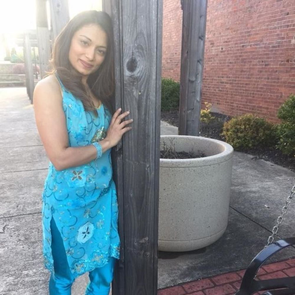 Meet your Posher, Dimple